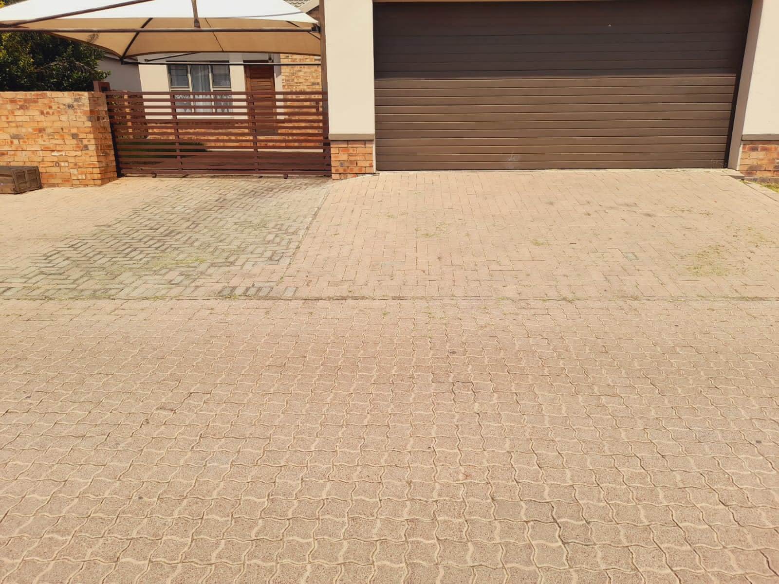 3 Bed Townhouse in Witbank Central photo number 12