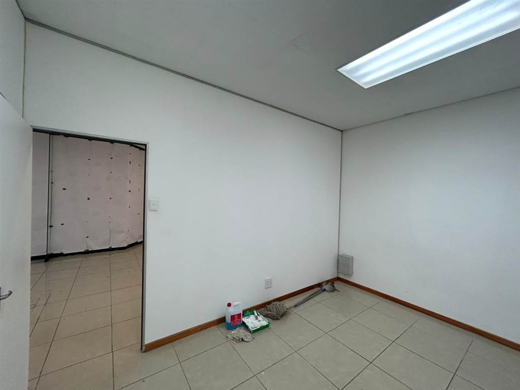 125  m² Commercial space in Horizon View photo number 5