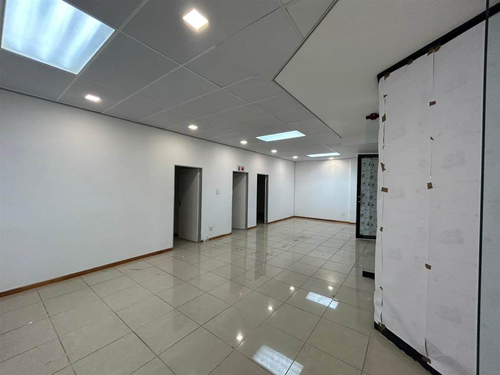 125  m² Commercial space in Horizon View photo number 11