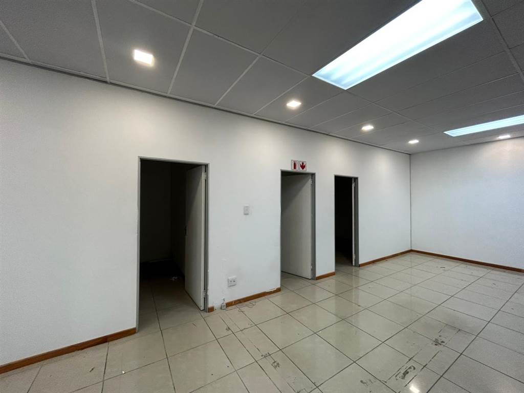 125  m² Commercial space in Horizon View photo number 9
