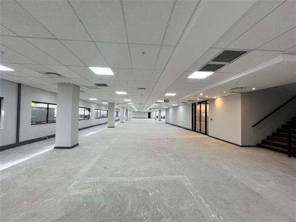 1 638  m² Commercial space
