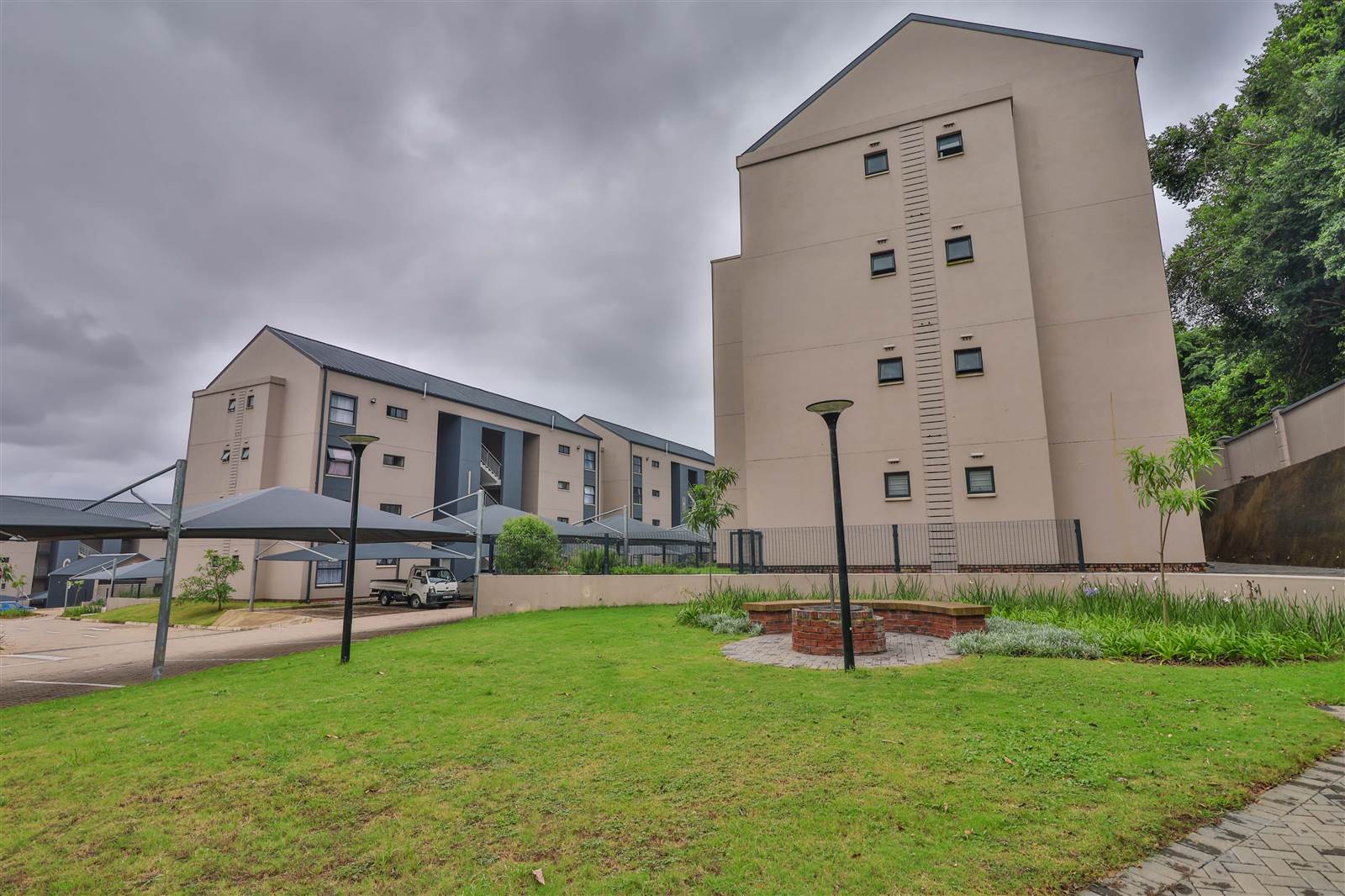 2 Bed Apartment in Athlone Park photo number 19