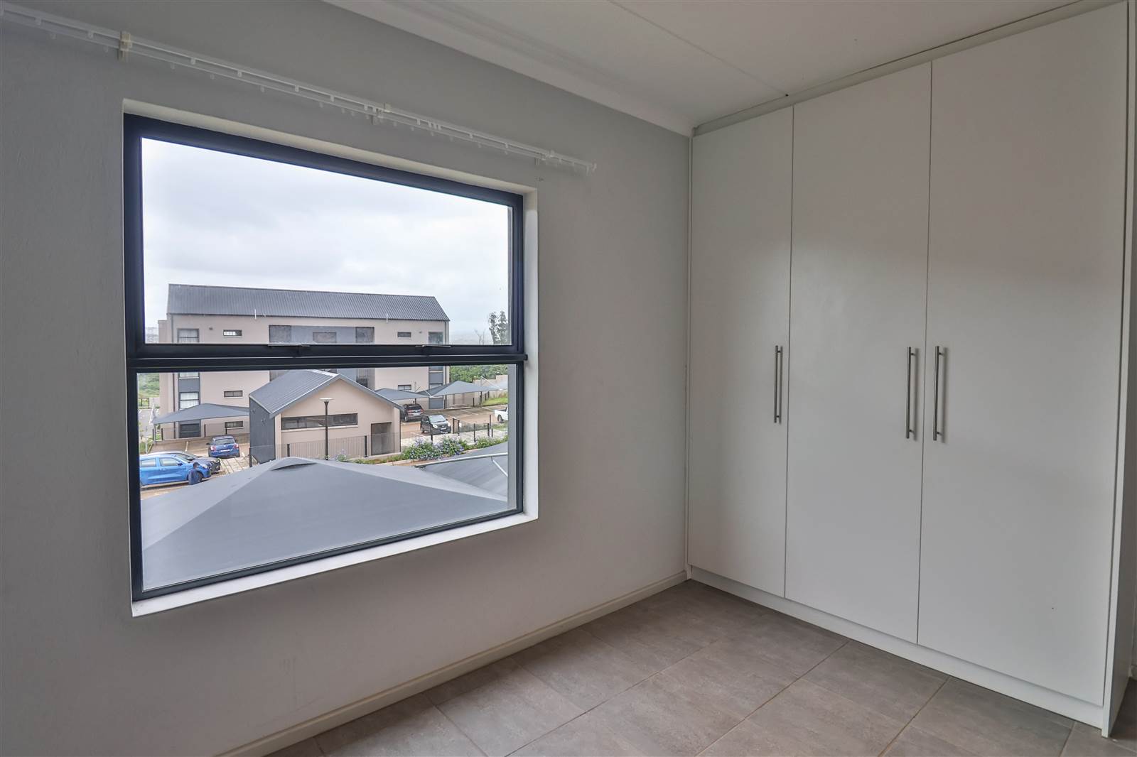 2 Bed Apartment in Athlone Park photo number 14