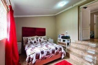 4 Bed House in Amalinda photo number 14