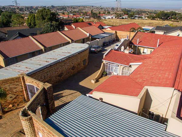 12 Bedroom House 12 Bedroom House