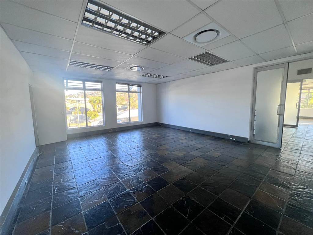 250  m² Commercial space in Allens Nek photo number 16