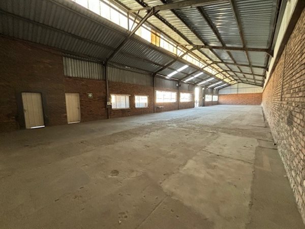 499  m² Industrial space