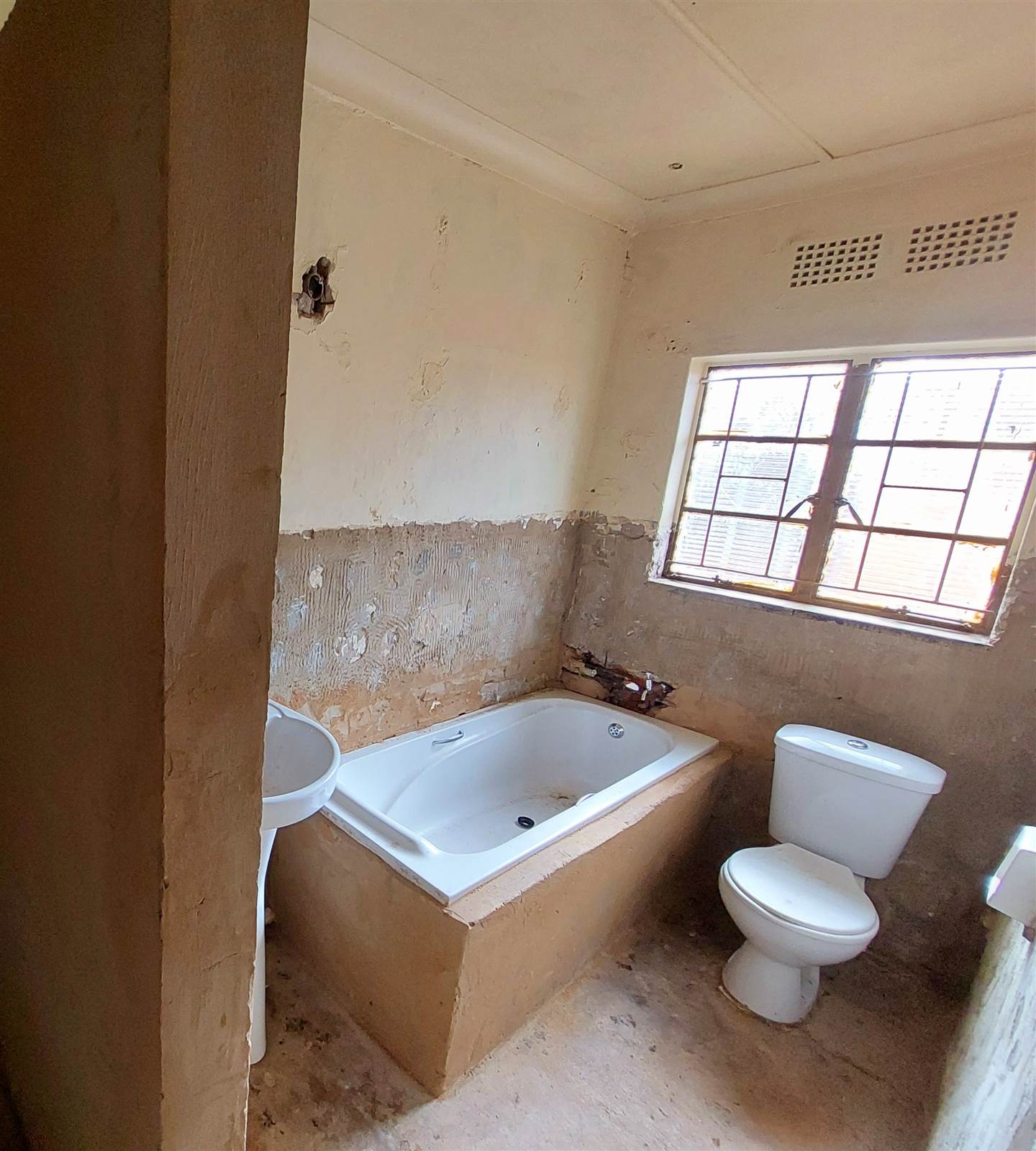 8 Bed House in Actonville photo number 6