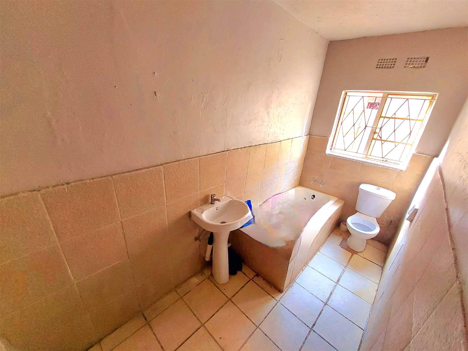 8 Bed House in Actonville photo number 5