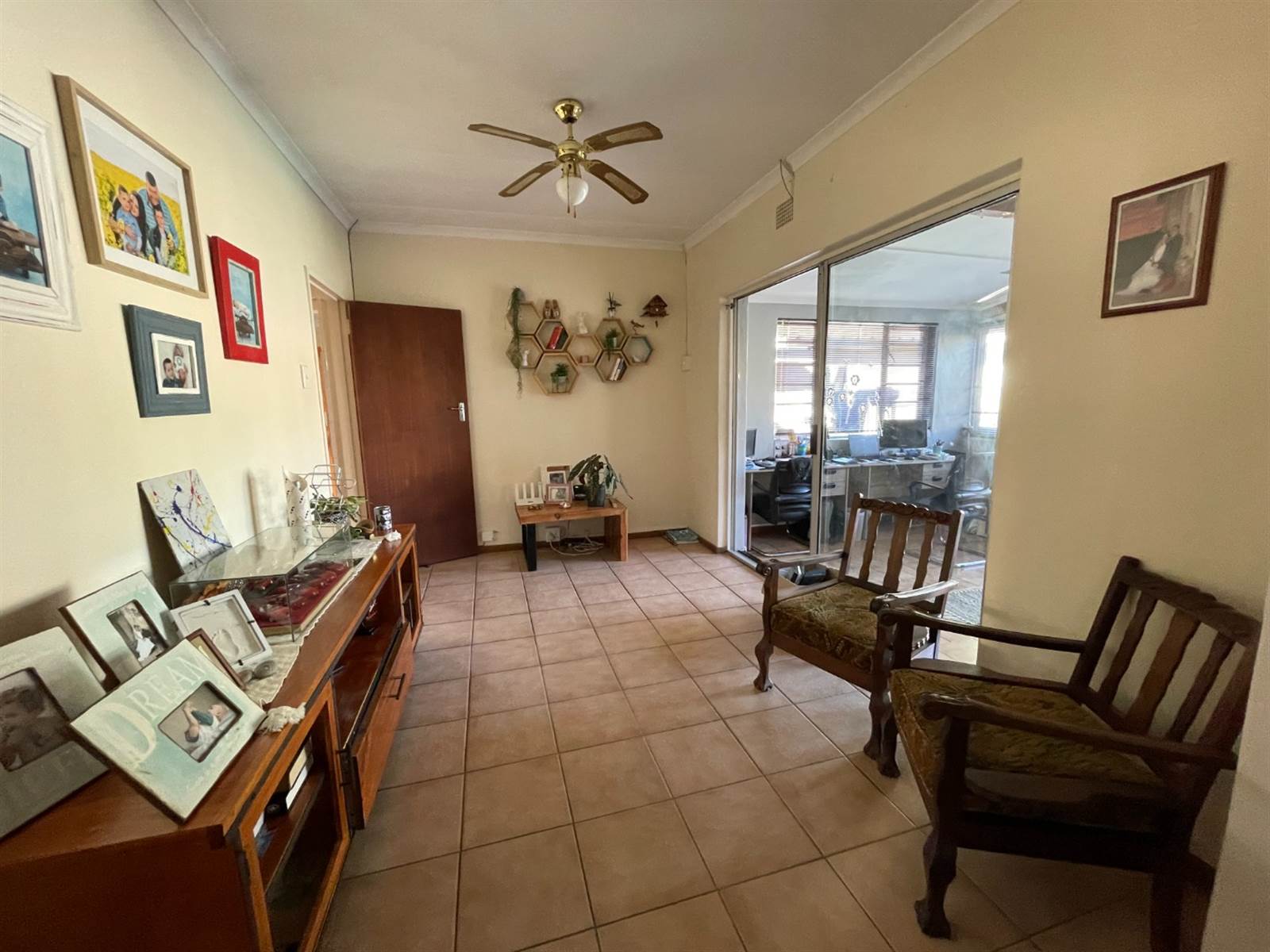 4 Bed House in Northern Paarl photo number 7