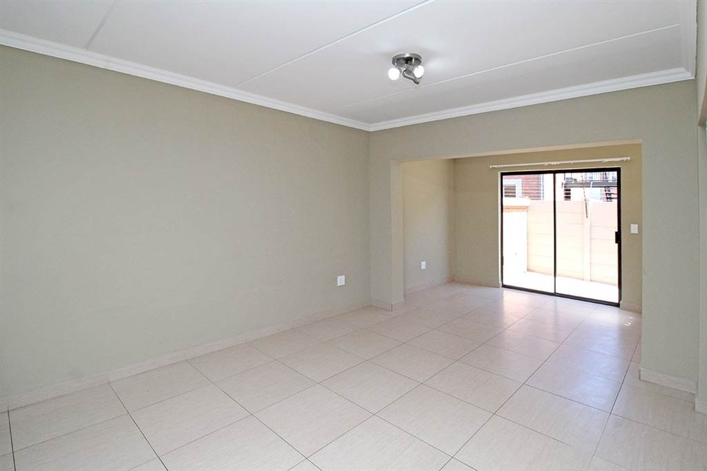 2 Bed Townhouse in Andeon AH photo number 8