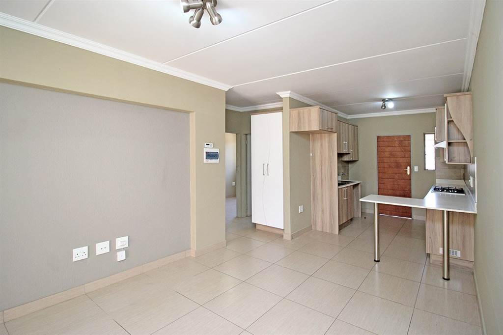 2 Bed Townhouse in Andeon AH photo number 7