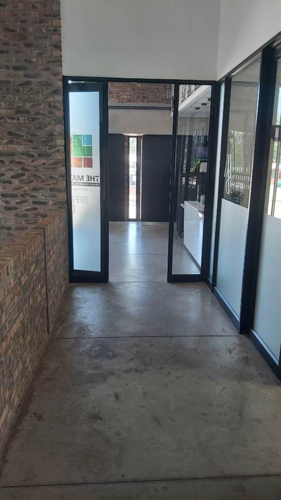 117  m² Office Space in Walmer photo number 4