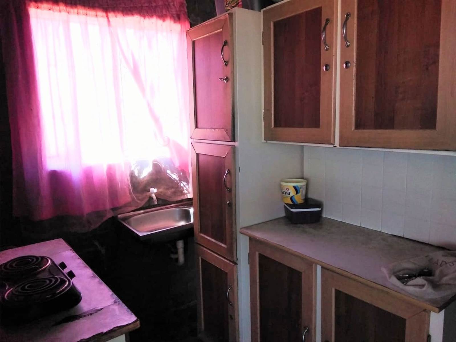 2 Bed House in Thabong photo number 3