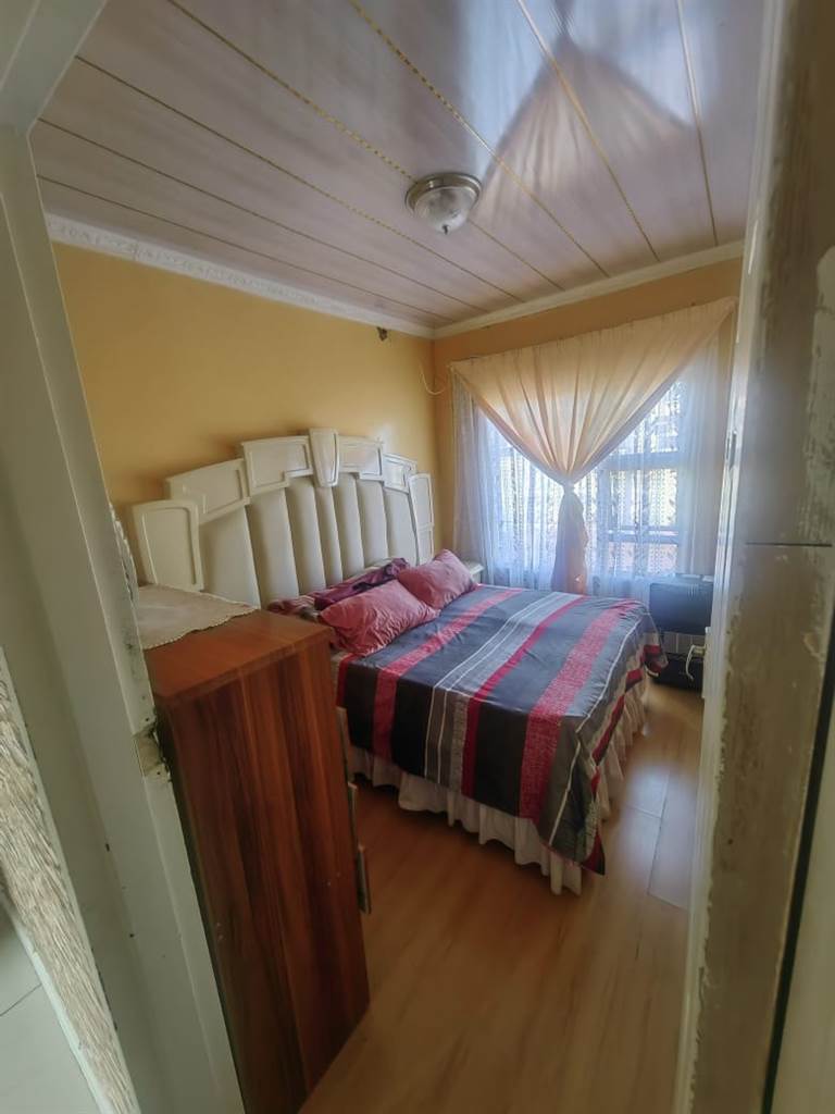 3 Bed House in Kwa Nobuhle photo number 12