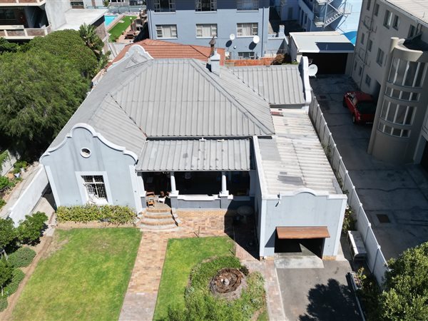4 Bedroom House 4 Bedroom House