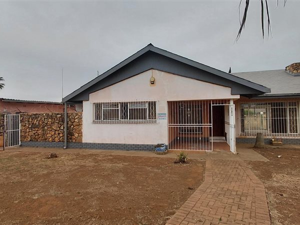 3 Bedroom House 3 Bedroom House