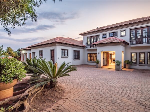 7 Bed House in Grootfontein Estate