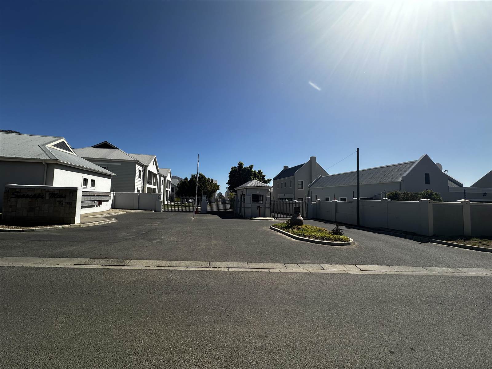 2 Bed Apartment in Gordons Bay Central photo number 1