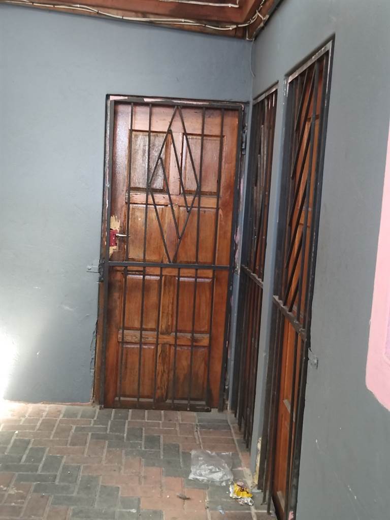 3 Bed House in Langa photo number 17