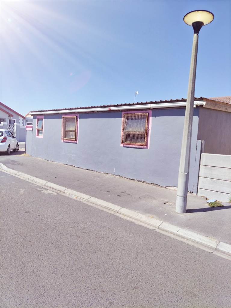3 Bed House in Langa photo number 4