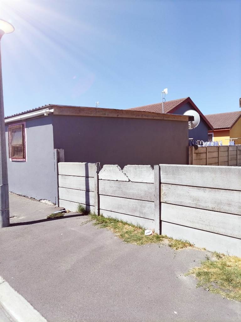 3 Bed House in Langa photo number 5
