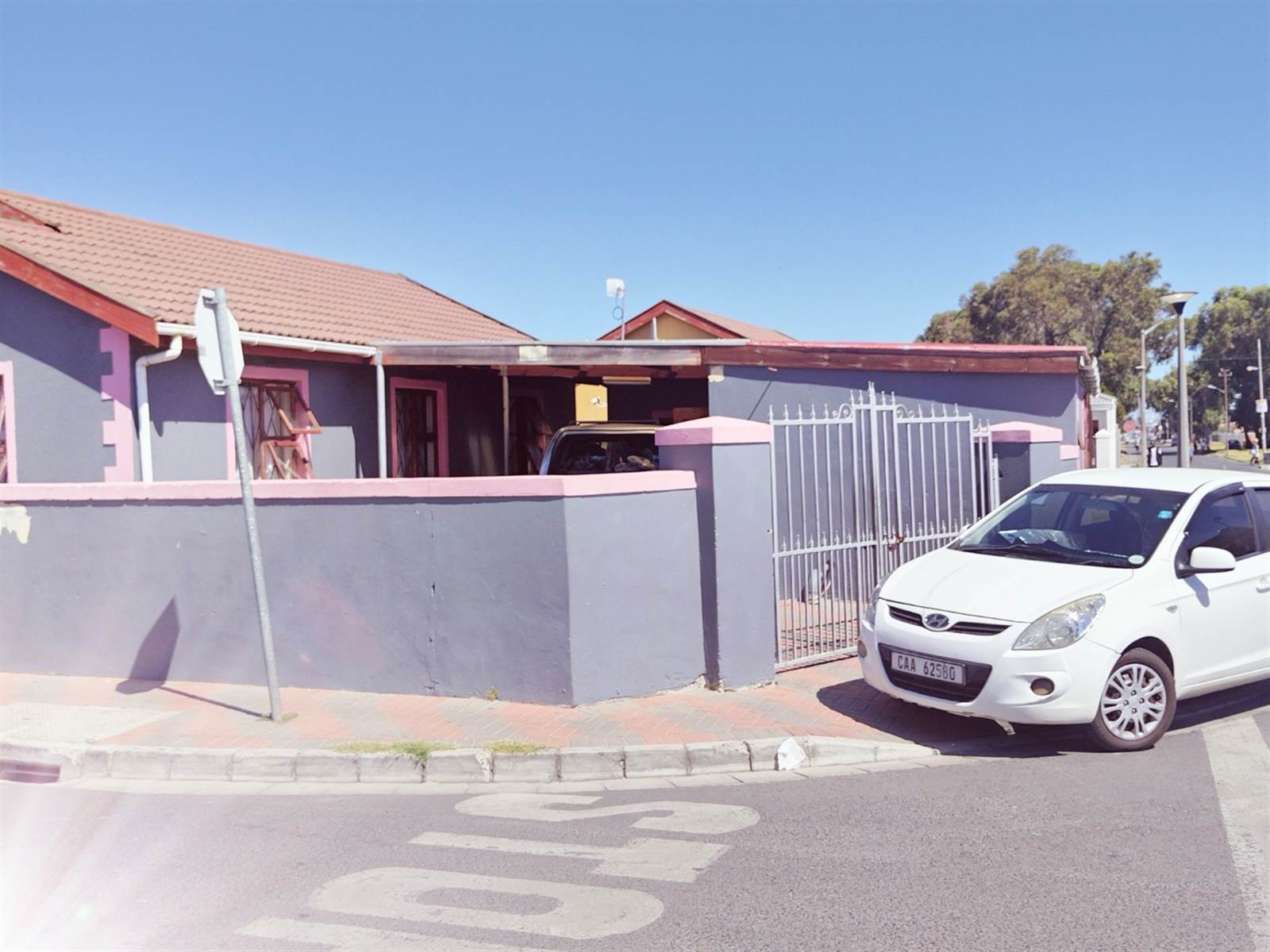 3 Bed House in Langa photo number 2