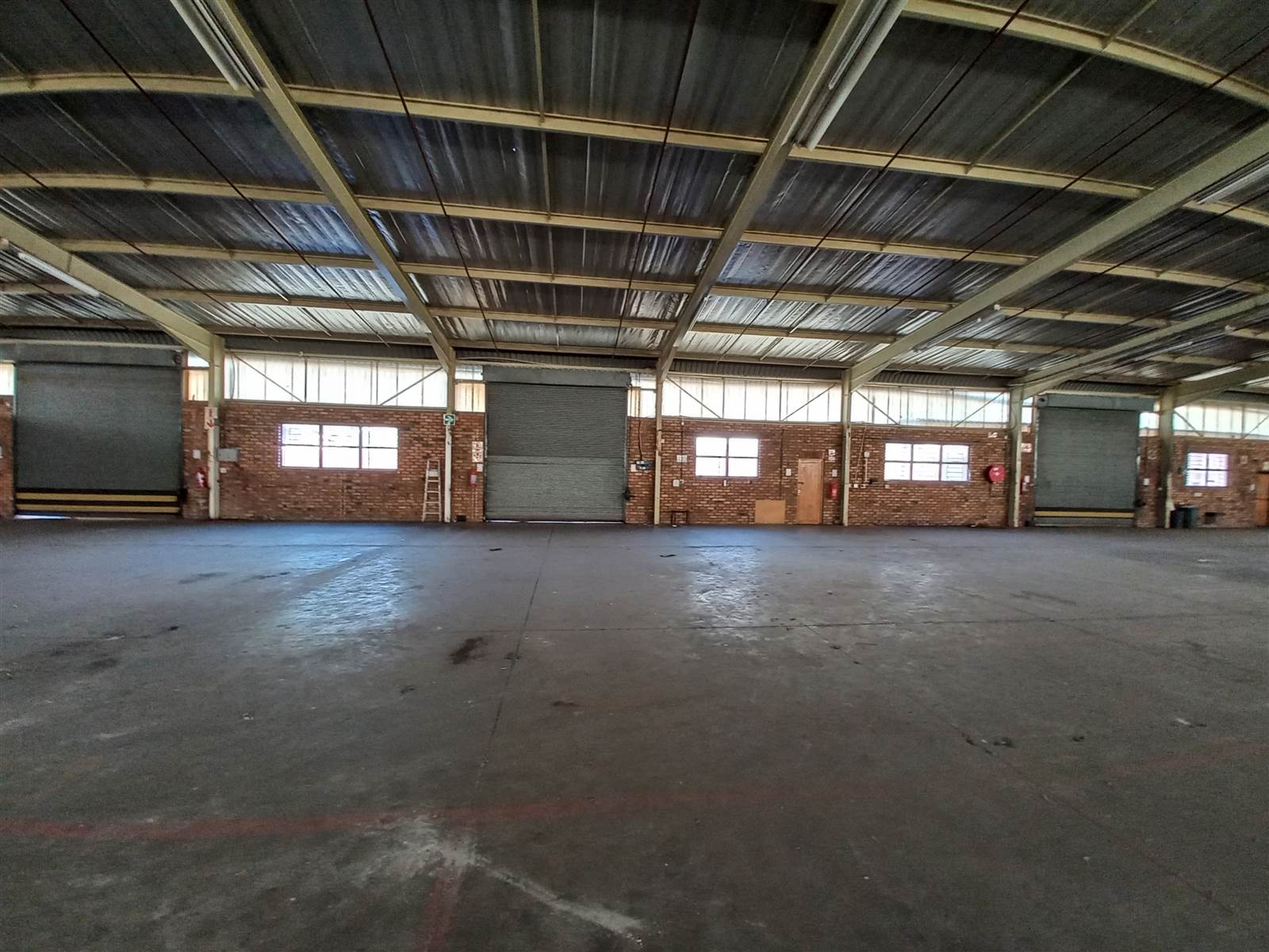 3428  m² Industrial space in Eastgate photo number 8