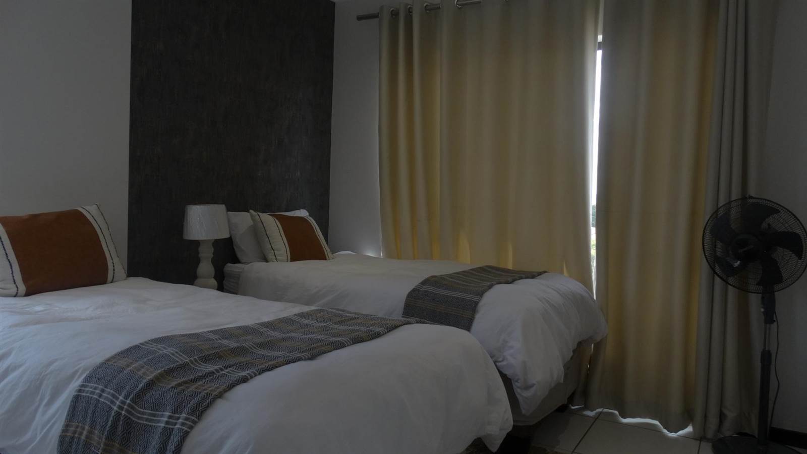 2 Bed Apartment in Maroeladal photo number 17