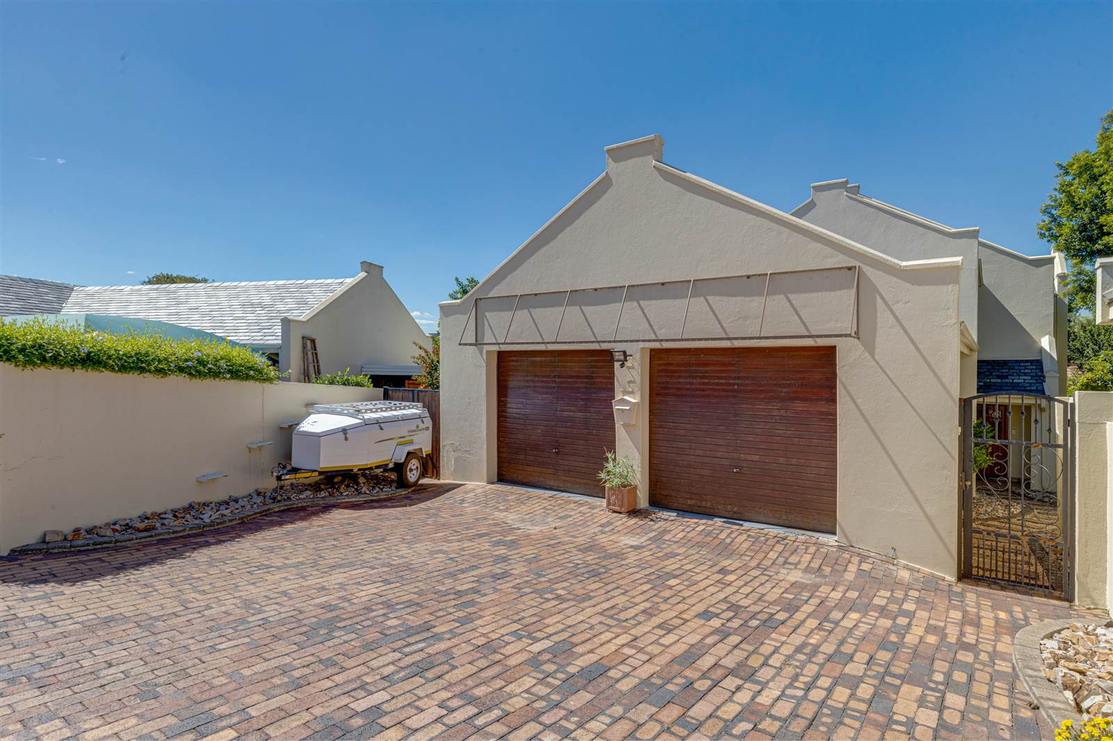 4 Bed Cluster in Lonehill photo number 8