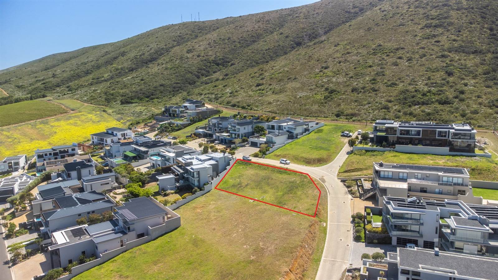 872 m² Land available in Plattekloof photo number 2