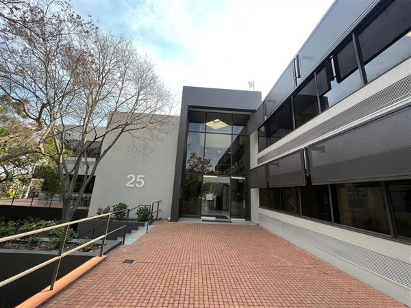 297  m² Commercial space in Woodmead
