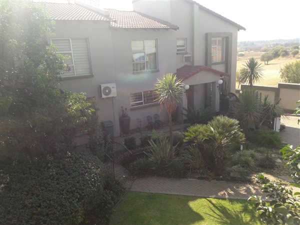 2 Bed Townhouse in Vaalpark