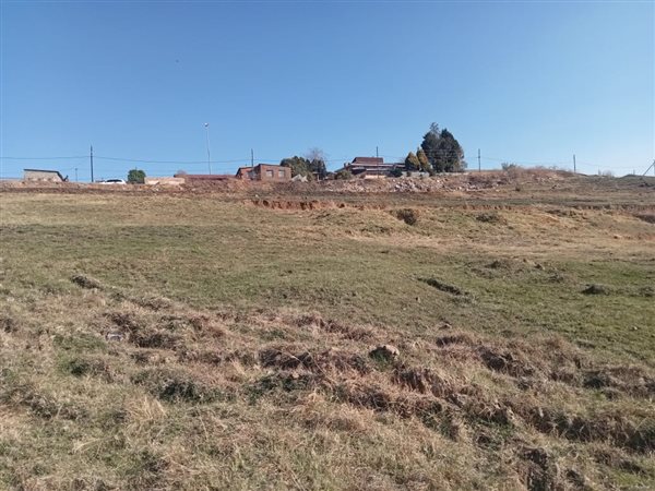 2420 m² Land available in Clarens