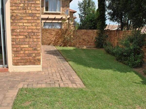 3 Bed House in Kyalami Hills photo number 4