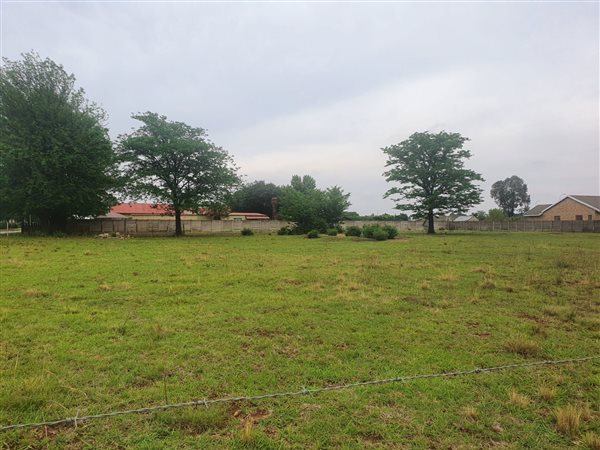 4 679 m² Land