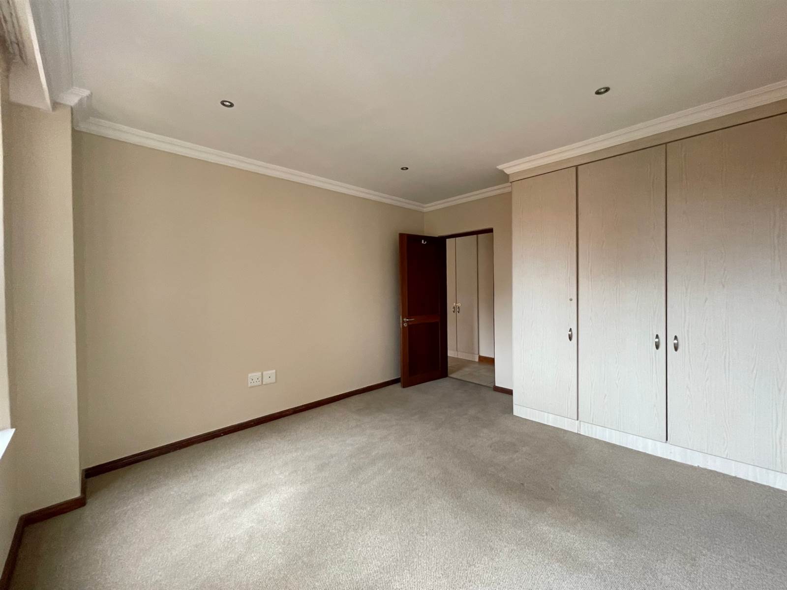 1 Bed Apartment in Newlands photo number 7
