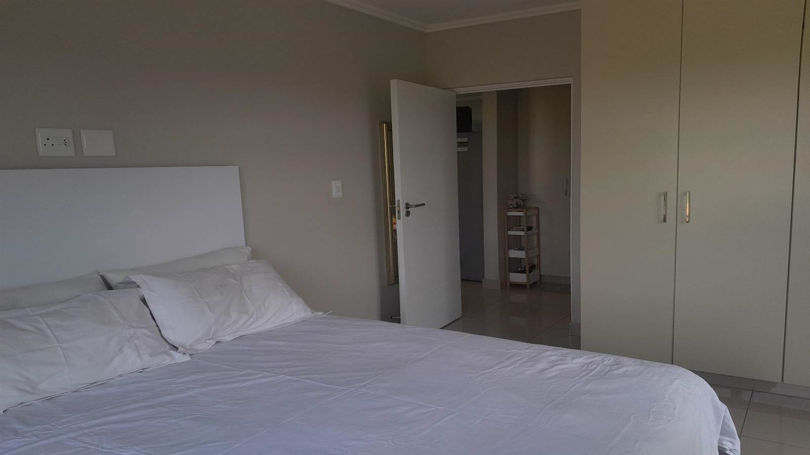 1 Bed Apartment in Umhlanga Ridge photo number 13
