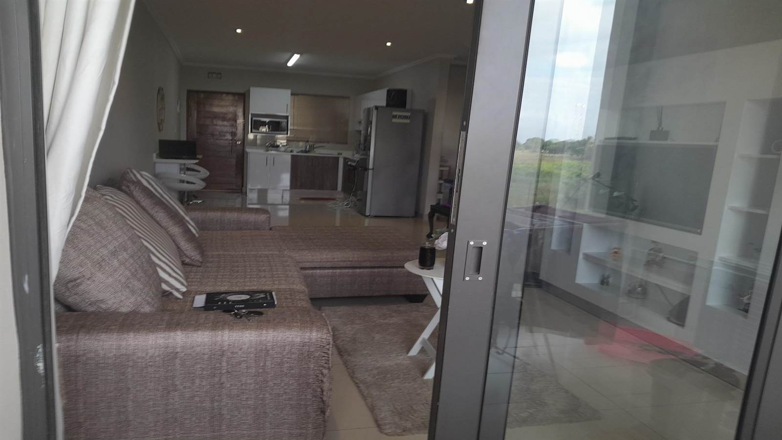 1 Bed Apartment in Umhlanga Ridge photo number 7