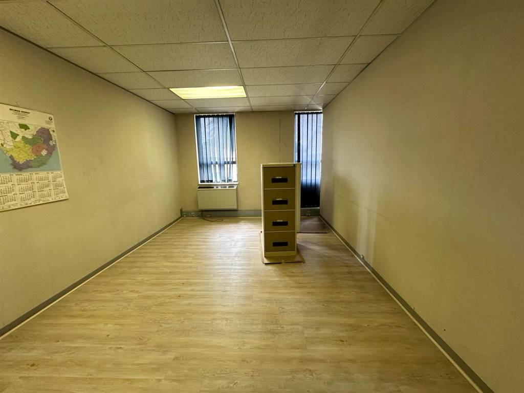 638  m² Commercial space in Denlee photo number 7