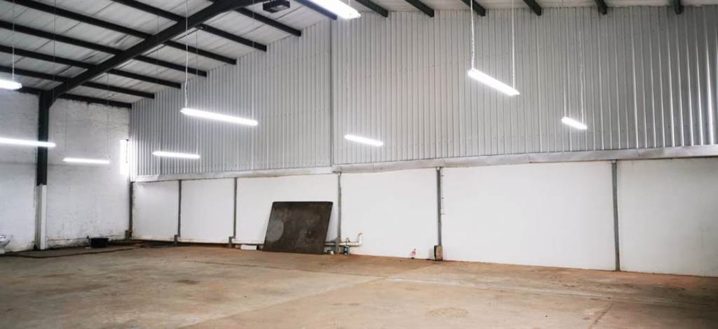 400  m² Industrial space in Prospecton Industrial photo number 2