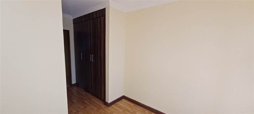2 Bed Apartment in Waverley photo number 8