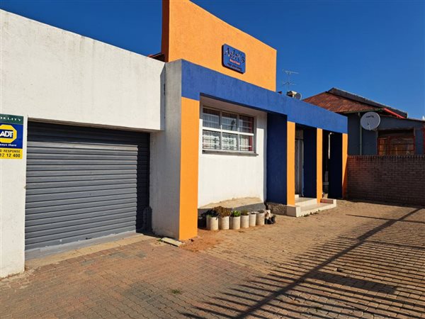 595  m² Commercial space