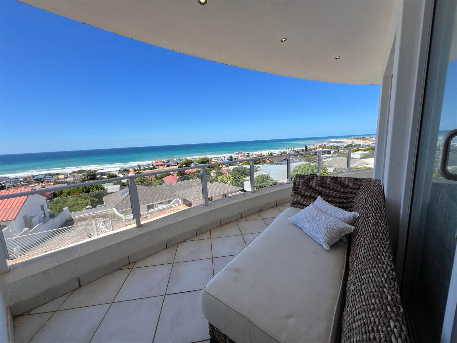 3 Bed Apartment in Jeffreys Bay photo number 28