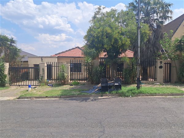 3 Bedroom House 3 Bedroom House