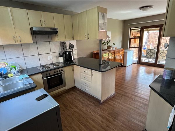 3 Bedroom Townhouse 3 Bedroom Townhouse