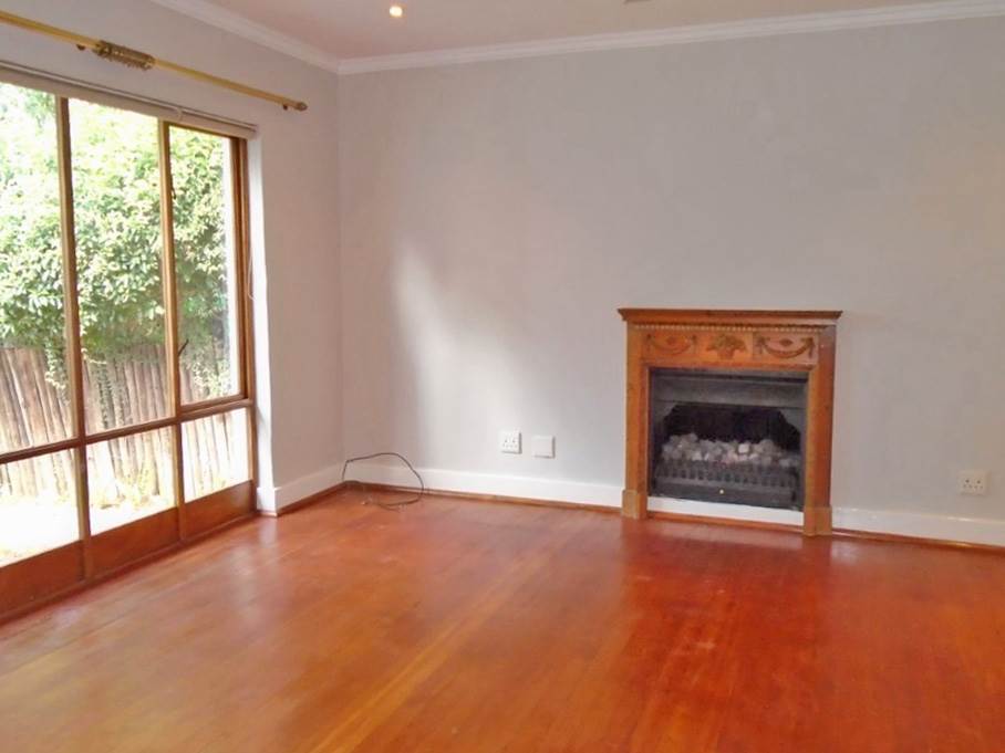 3 Bed House in Greenside photo number 3