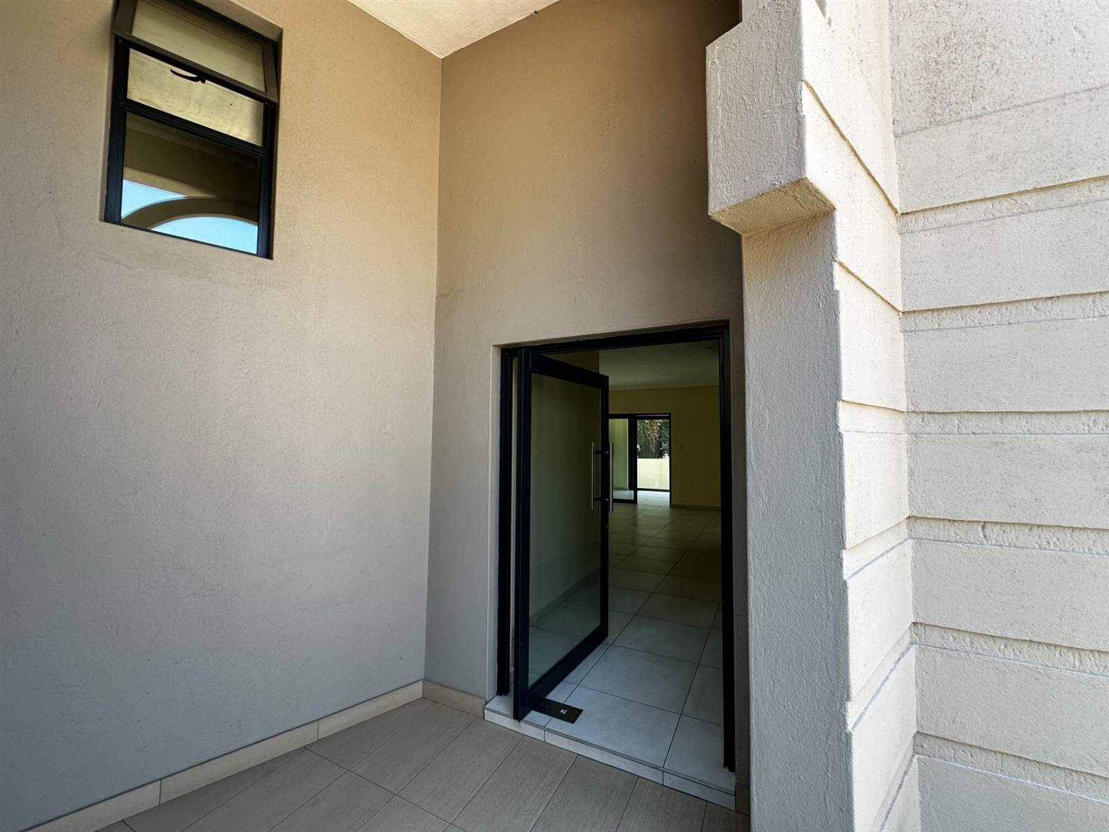 3 Bed House in Waterkloof Ridge photo number 8