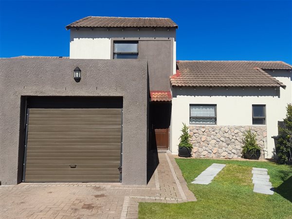 2 Bed Townhouse in Muizenberg