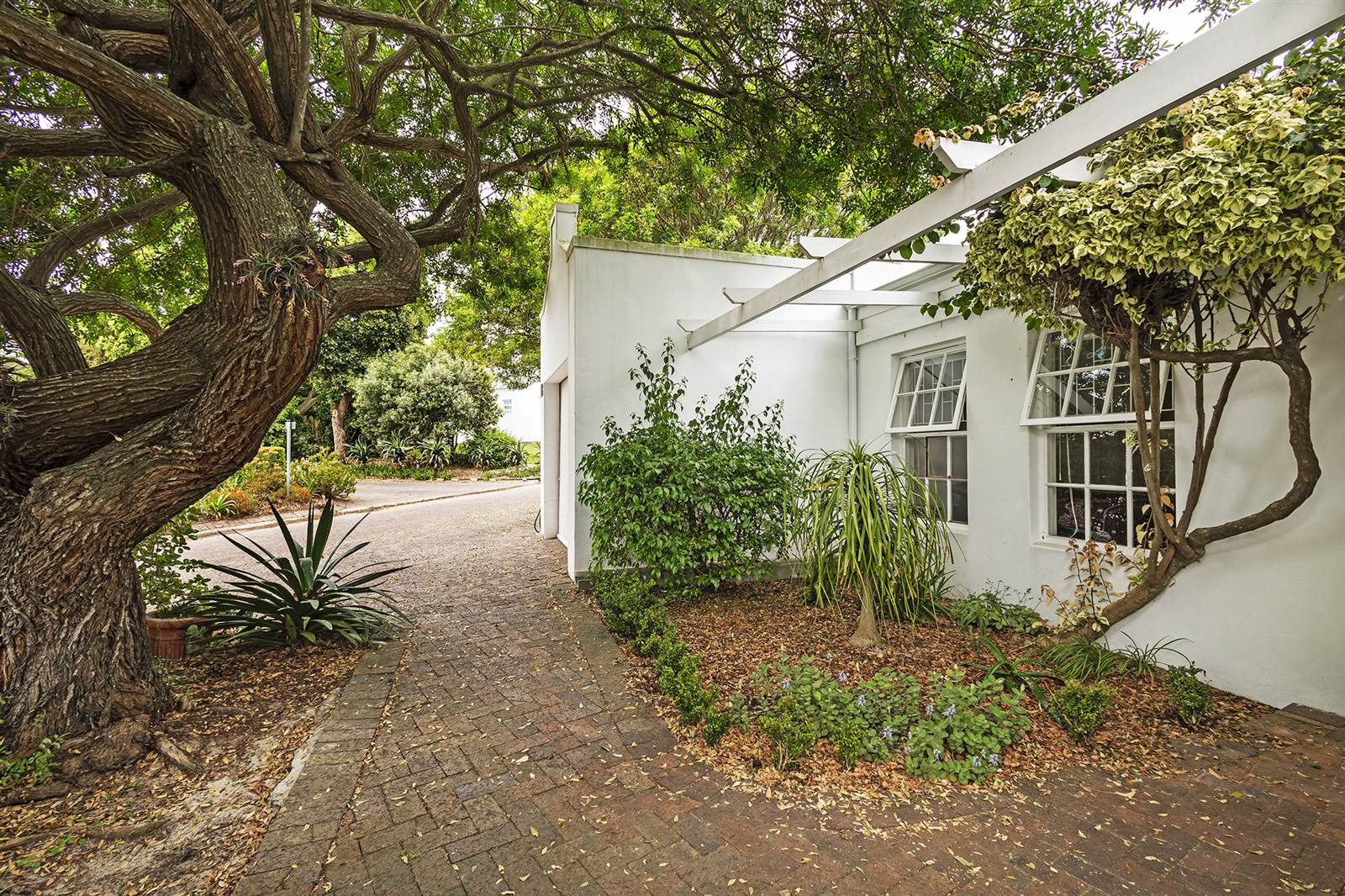 3 Bed Townhouse in Zevenwacht Country Estate photo number 3